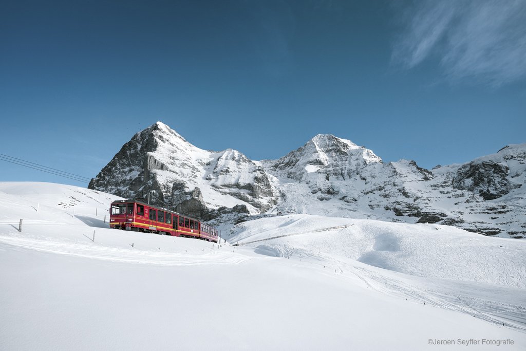 Vanavond kunnen we weer genieten van een winterse aflevering van Rail Away in de Jungfrau Regio. Dit keer reizen we van Grindelwald, via Kleine Scheidegg naar de top van het Jungfraujoch. Kijken dus, om 19.50 uur op NPO2!