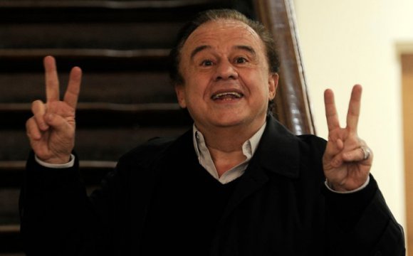 Funan a Luis Dimas por feo insulto a mujer en plena calle redvalparaiso.com/funan-a-luis-d…