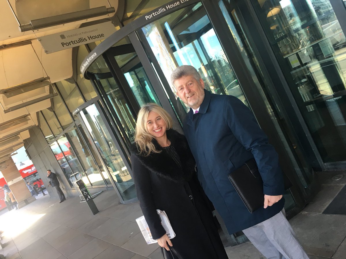 gillespiesacct's tweet photo. Great to discuss women’s developments in franchising with those deeply involved in it - @EWIF_UK, franchisors, franchisees with Ken from @NucleusIP &amp; to top it off being held in #Housesofparliament a day after #Brexit WA rejection! https://t.co/rDKN1UhnQC