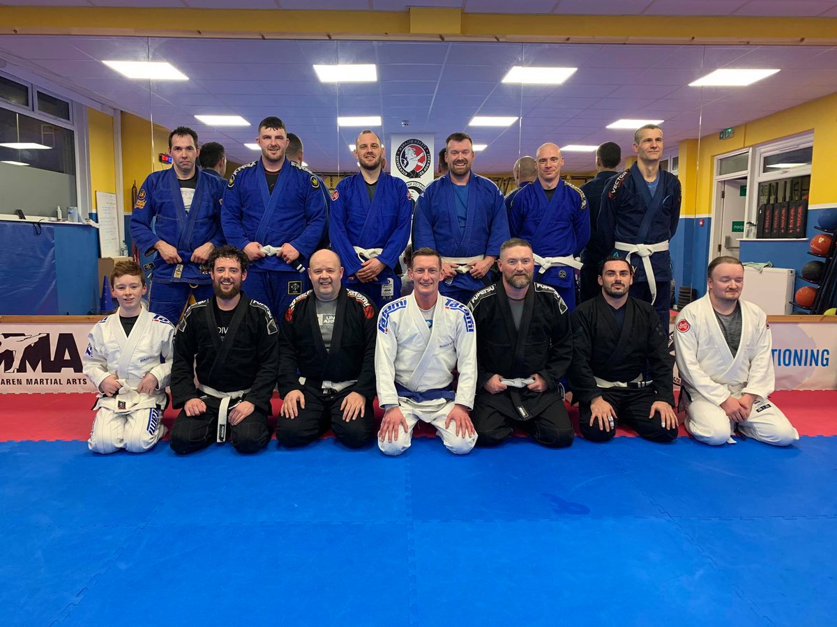 Excellent #BJJ class last night. Everyone is putting in time on the mats and it's showing. Next one is Saturday, still open to new recruits 🤜🤛 #SMMA #martialarts #BJJ #JiuJitsu #grappling #rolling #gi #brazilianjiujitsu #MNBJJ #Helensburgh