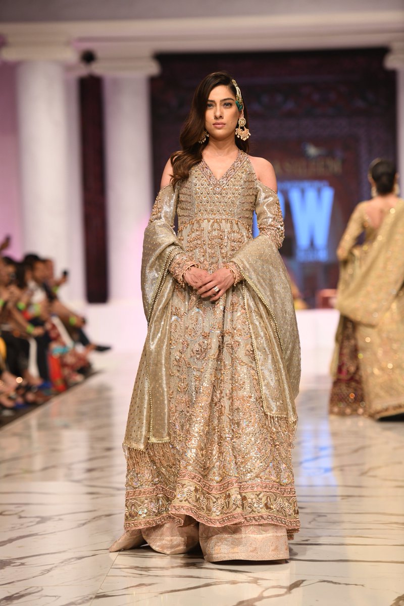 MediaSpringPk's tweet photo. A Throwback to #FPW18, @nooraybhatti walking for @WardhaSaleemPK #ThrowbackThursday https://t.co/5hpULJyjy6