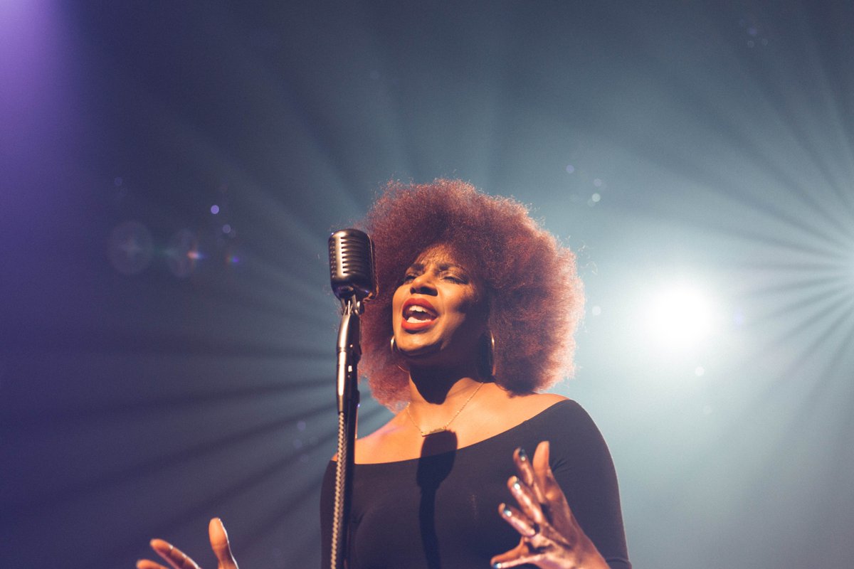Lifeinthemiddl2's tweet photo. ‘What would you think if I sang out of tune?  Would you stand up and walk out on me?  ‘With a Little Help from my Friends’ -The Beatles I have friends who let me sing off key and they still clap😀. Can you be silly with your crew? #RandomThoughtsThursday #LifeInTheMiddlepodcast https://t.co/GLmy8J91fN
