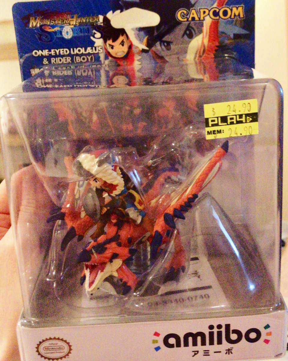 ThomasCollabro's tweet photo. I went shopping during our stop off in Singapore. Pretty happy with my find (These amiibo were never released in the West!) #monsterhunter #monsterhunterstories #liolaeus #rathalos #capcom #amiibo #rideon https://t.co/KY5DZQmV4u
