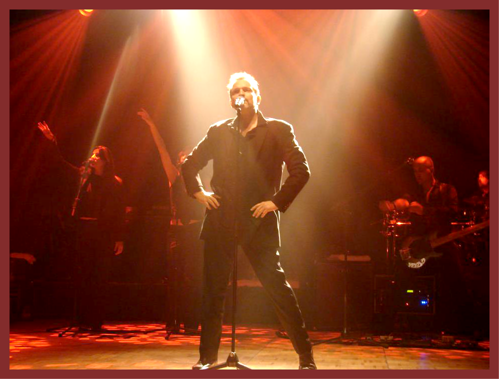 MBTodaunavida's tweet photo. "Nena,,,luna serena
todo es posible,menos tú"...😍
#Papitour
#CasinoViñaDelMar
#Año2008
@BoseOfficial
#41AñosCarrera
#TbtBosé https://t.co/ctK5uCV961