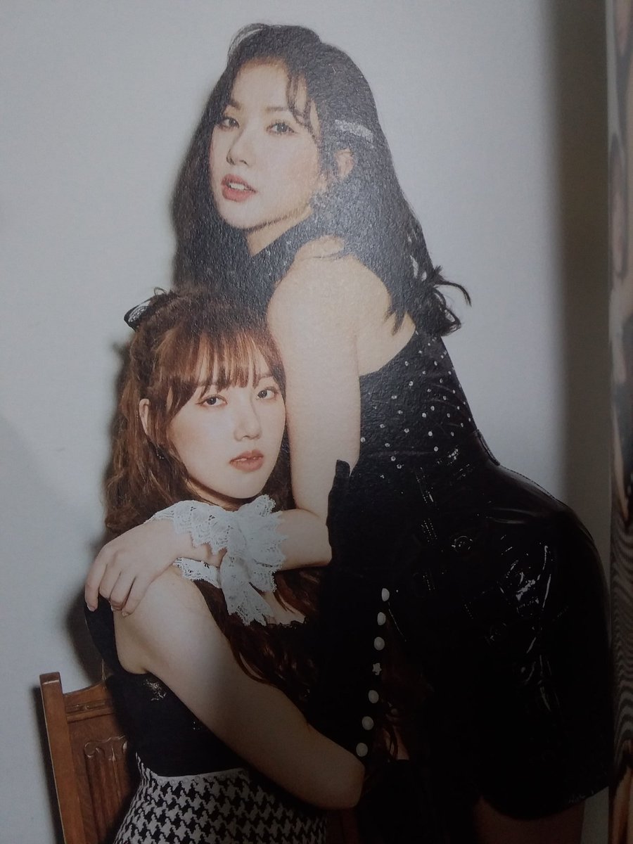 Akasukiane04's tweet photo. I'm finally done with my EunRin Fanart since y'all been makin' more EunRin Fanarts these days i want to join too uwu hope you like it 💞 

#Yerin #Eunha #GFRIEND #Time_For_Us #Time4Gfriend https://t.co/OEI0WCf46W