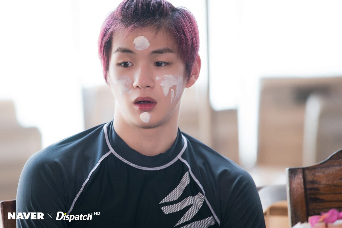 with 강다니엘 (·•︠‿•︡ ) tweet media
