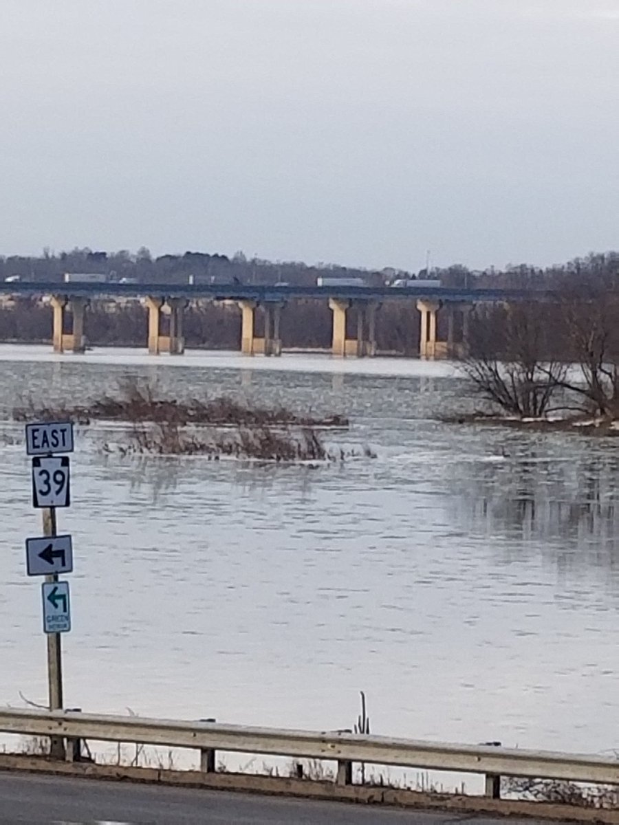 ICEOBS_1's tweet photo. Ice season, btw? It's on. @HarrisburgPAcom I-81 crossing. @NWSStateCollege
#iceobs https://t.co/ph5zDfhLdw