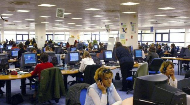 20minutesMars's tweet photo. Marseille: Les salariés du centre d’appel de Free victimes de «chocs auditifs» à répétition https://t.co/MxtkE7LCG6 via @20minutesmars https://t.co/fWMSr5MDUq