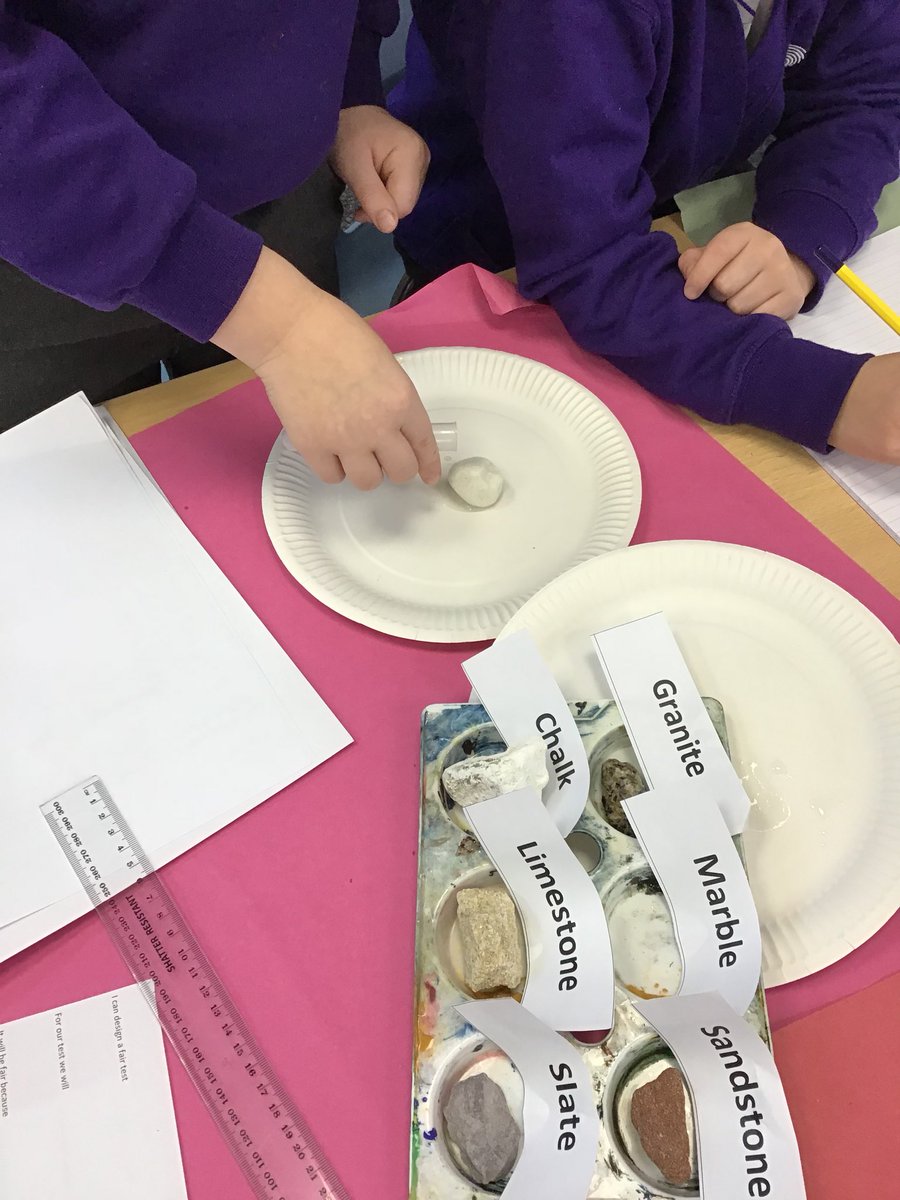 SallyMartin93's tweet image. Investigate! Investigate! Investigate! 🕵️‍♂️🕵️‍♀️Year 3 thoroughly enjoyed their rock experiment! Curiosity at its best! 😁🌍 #Science #Learnthroughdoing #Fairtest @RowParkAcademy
