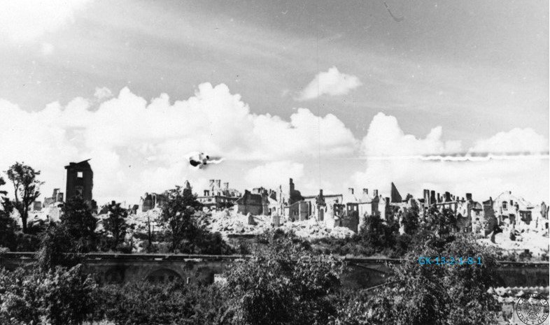 OTD# 74 years ago soldiers of the First Polish Army entered the almost destroyed Warsaw. The fighting over the city lasted only a few hours, because the German command, fearing the encirclement, withdrew most of its forces from the capital.