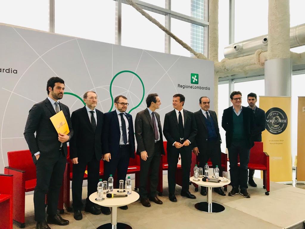 giorgio_gori's tweet photo. #Bergamo sempre più “capitale europea dei #formaggi” con la nuova edizione di “#Forme”: dal 17 al 20 ottobre ospiteremo anche il #WorldCheeseAwards e #B2Cheese, salone internazionale del formaggio. Appuntamenti in #PiazzaVecchia e alla Fiera di Bergamo. Grazie a @RegLombardia. https://t.co/OFF2KJsJ9B