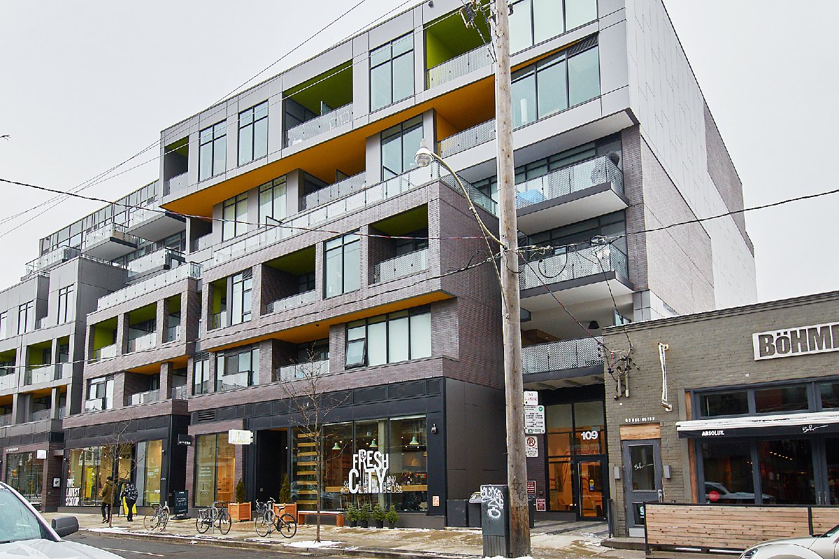 REMAXCommAgent's tweet image. Take a look at this charming condo! Trendy boutique development! East facing with the CN Tower view. Bright one-year-old, open-concept, loft-style condo. Located within walking distance of an influx of bars, restaurants and .. dan-currie.cb1.so/x3jvzs
