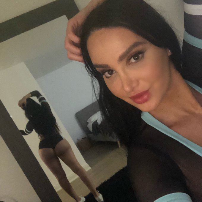 Cutie with a bootie https://t.co/j2EhLbAUzj