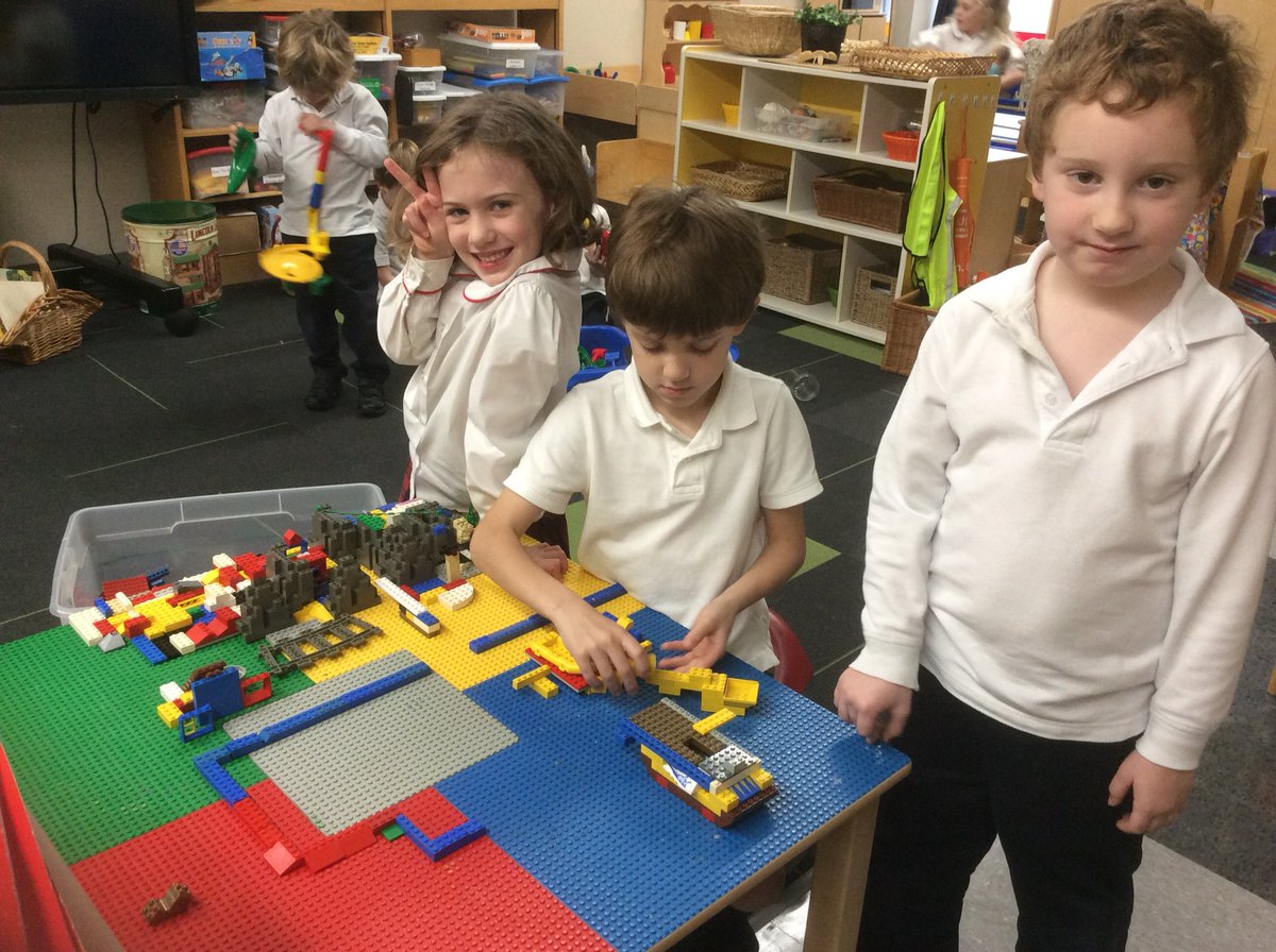 dnelson_gses's tweet photo. Designing a LEGO city in the Kindergarten Studio #creativedesignteam@gsesdallas https://t.co/Pa99sC40dS