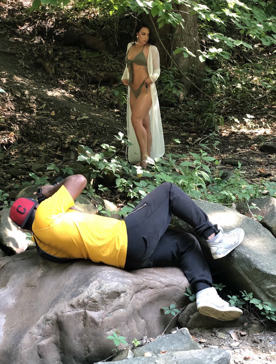 cap_cle's tweet image. Respect your photographer friends! 🙏🏾What you never see is us breaking our ribs over a stone to get a great shot! 😂📸 #CapCLE #ShootYourShoot