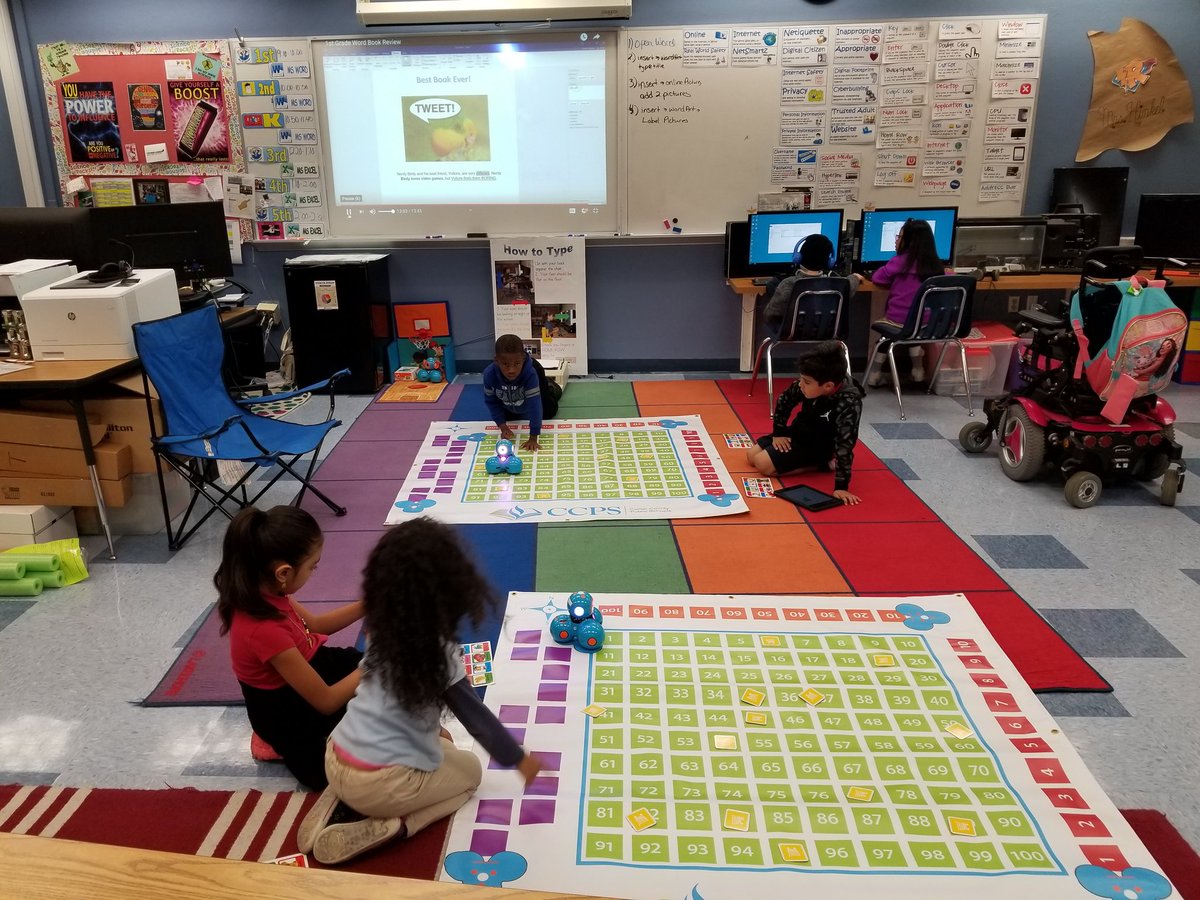 Hinkels_Hangout's tweet photo. Busy in 1st grade today, working w Dash and creating book review posters w @Office @SLESeahawks @WonderWorkshop #CCPSIR #technologycenters @ccpssteam @CCPSTitle1 https://t.co/owj7k7MCKt