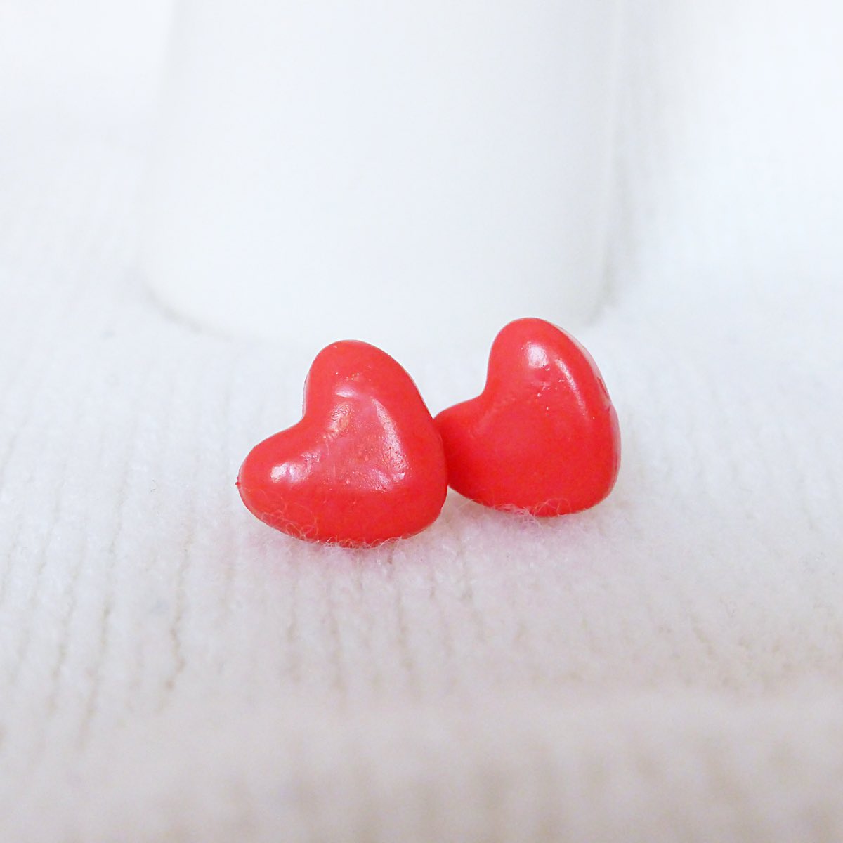 Dark coral heart stud earrings. Now available over at my little nuMONDAY shop. 
numonday.com/product/dark-c…
#ThursdayMotivation @numondaycom #numonday #ValentinesDay2019 #coralearrings #colouroftheyear2019 #staffordshire #handmadegifts