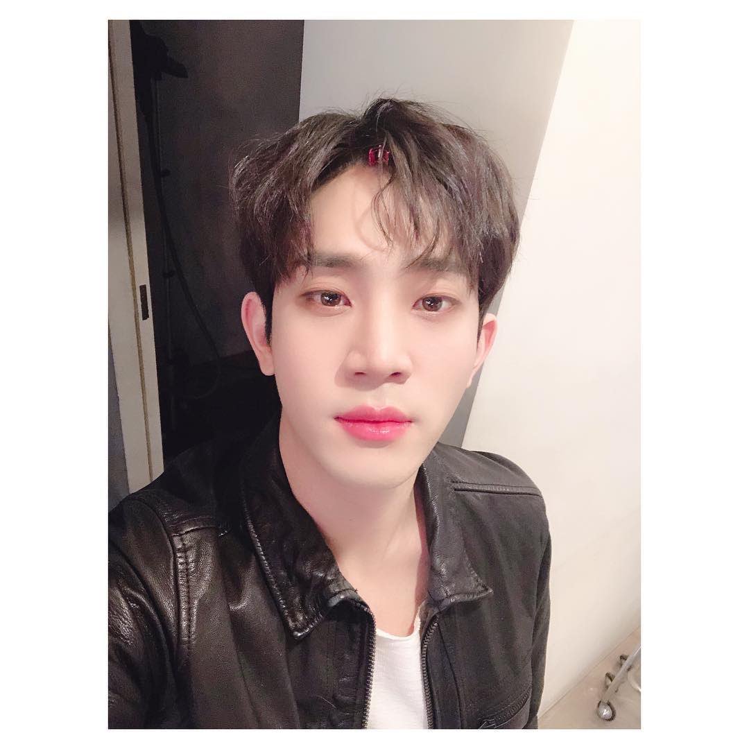 TheRoseTr_0803's tweet photo. [190116] Instagram Güncellemesi| DoJoon (1/3)

BlackRose'ları düşünüyorum~ https://t.co/XYVMkwJvUa