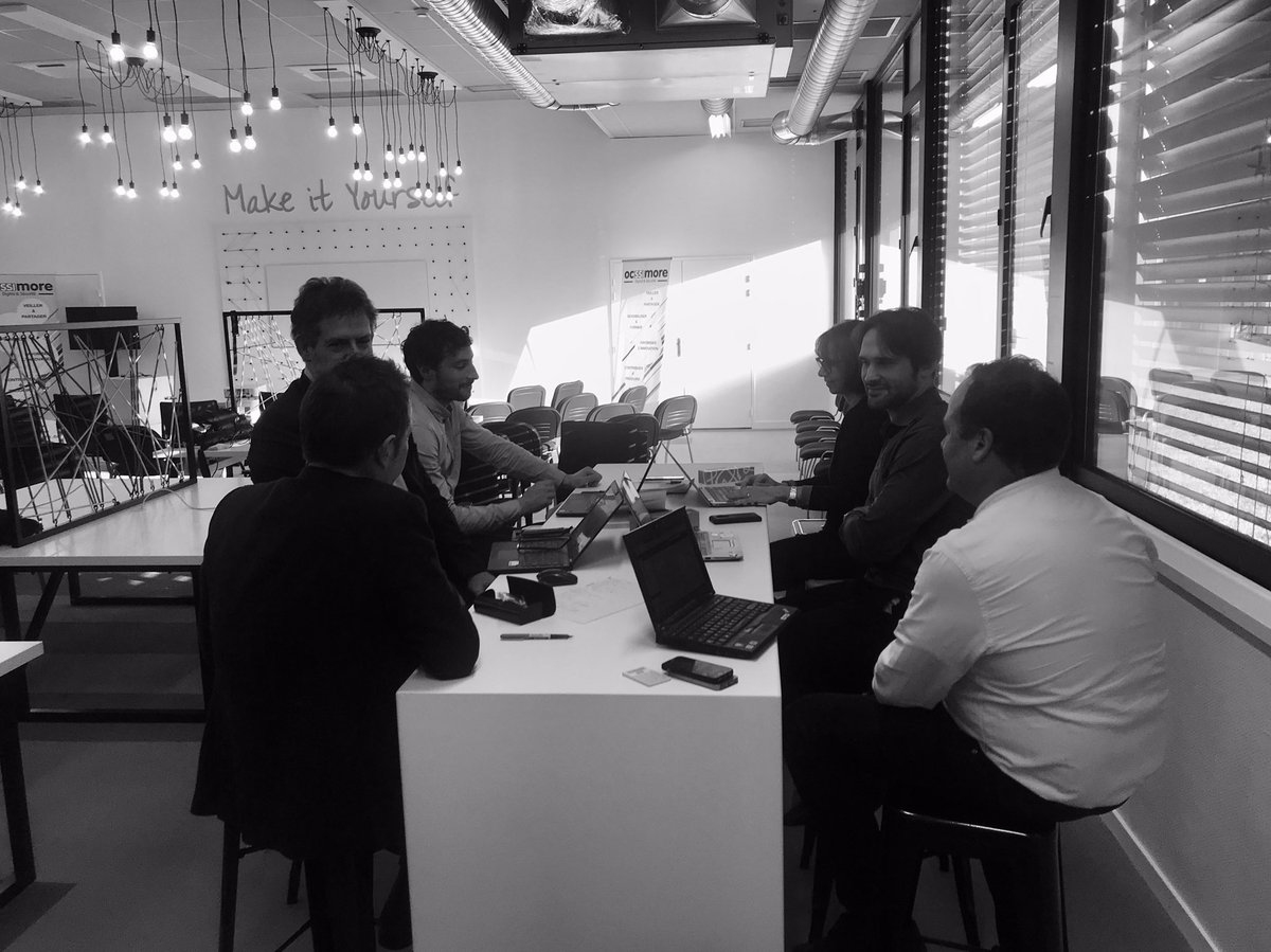 ocssimore's tweet photo. Atelier de reprise chez #ocssimore cet après-midi avec adhérents et membres ... on redémarre 2019 avec une jolie feuille de route et de belles ambitions ! Bonne année à tous ! https://t.co/1GYqWVVLFu