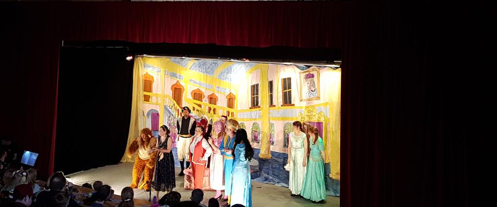 Watching our very talented ward manager Liz and stoma nurse Andrew in <a href="/NUH_Panto/">NUH_Panto</a> Brilliant!! Oh yes it is!!