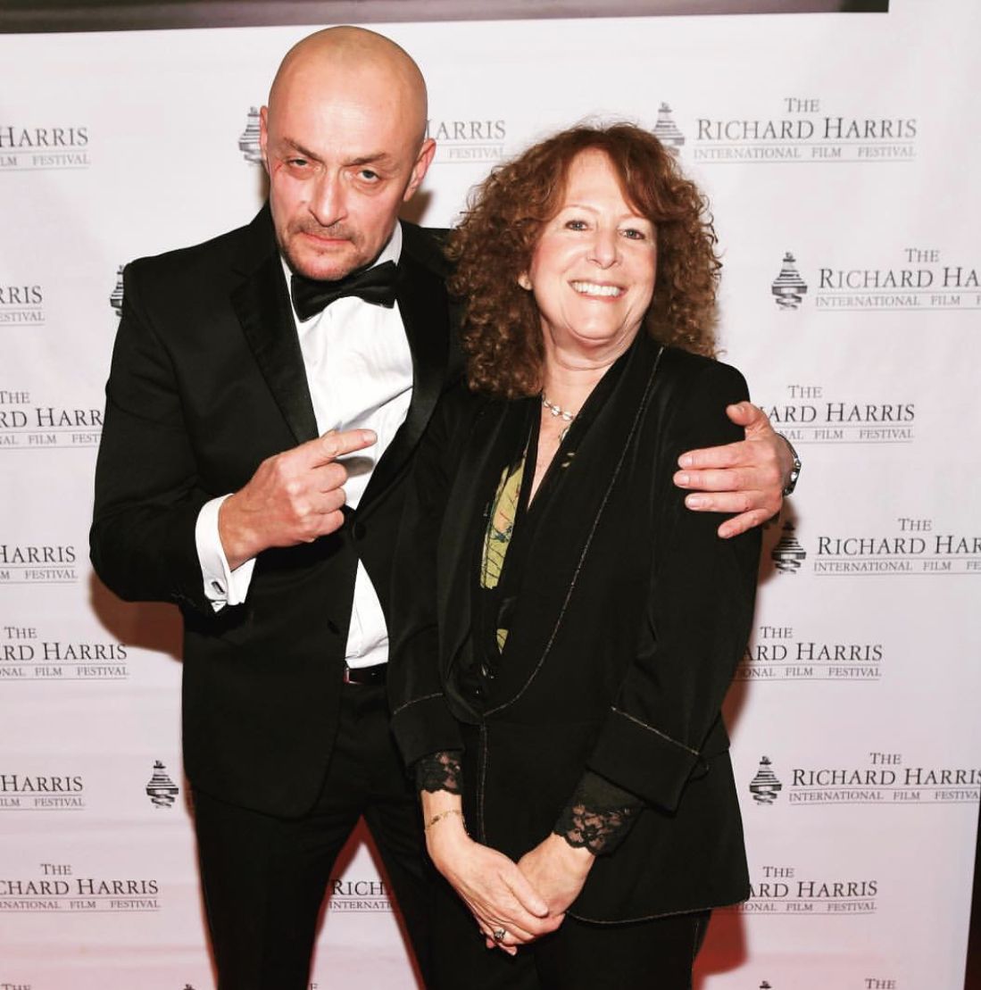 #TBT  
Remembering that day in November where Cass was all smiles when meeting the talented actor Sean Cronin at the Richard Harris International Film Festival where she showed her documentary THE BROTHERS WARNER. What fun! 

#RHIFF #WarnerSistersfilm #casswarner #seancronin