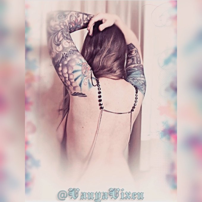 tbt 📷by @ Carmens_Kiss https://t.co/5xMPdaipLo<a href="/tag/trampling"class="tags"><span>#trampling</span></a><a href="/tag/chestsitting"class="tags"><span>#chestsitting</span></a>