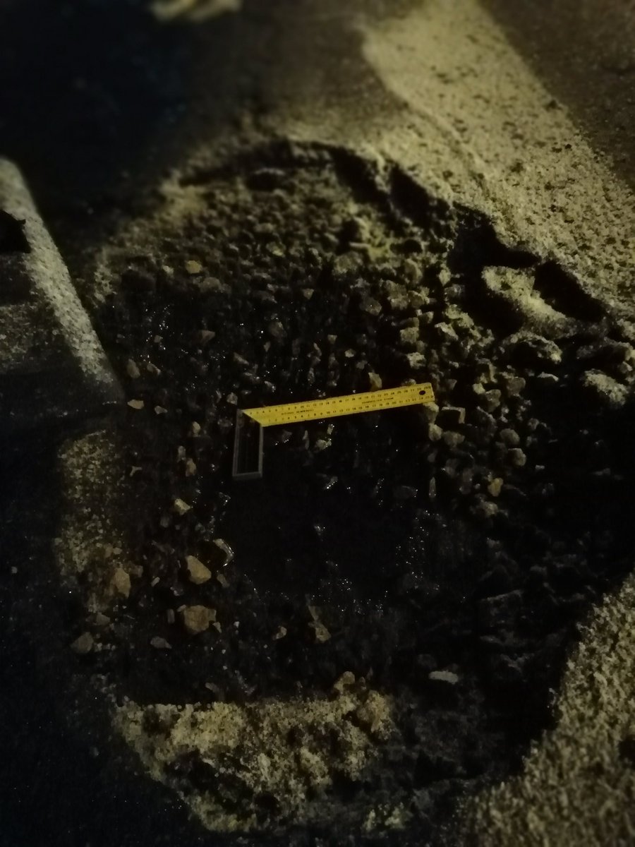 RVarkals's tweet image. Paldies @rdsvc par iespēju kā minimums tikt pie jaunām riepām. Iespējams arī savirzes remonta. Ulbrokas/Dzelzavas krustojums pie Coca-Cola. Bez manis vēl vismaz 2 auto. Kam rēķinu sūtīt?
@AndrisAmeriks @PilsCilvekiem