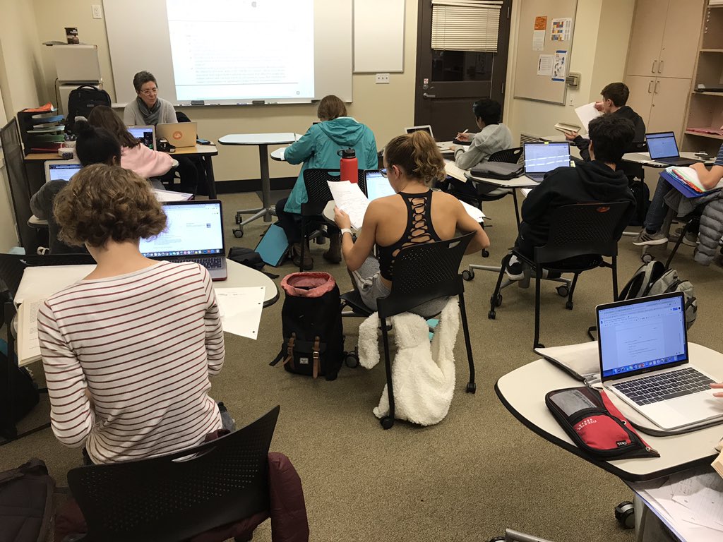 PolyHolmgren's tweet image. And, for the last twenty minutes of the class, we quickly transitioned into rows for individual brainstorming/outlining of tonight’s homework: draft on Moliere’s juxtaposition of characters to convey a theme. #FlexFurniture #PolySolves