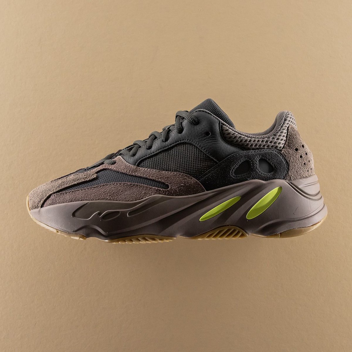 yeezy 700 mauve stadium goods