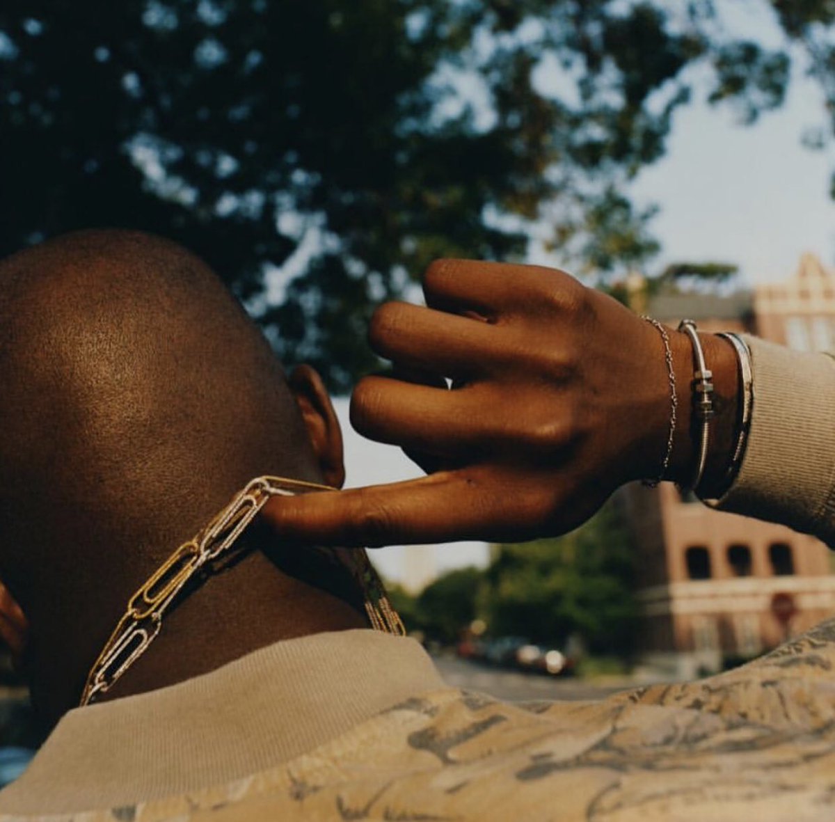 Does <a href="/virgilabloh/">virgil abloh</a> have the Midas touch? The designer took to Instagram sharing pictures of his new jewellery endeavour showing a box labelled as “Recycled Jumbo Paper Clips” &amp; another of himself wearing a necklace fashioned from paper clips by the brand “Virgil Abloh”.