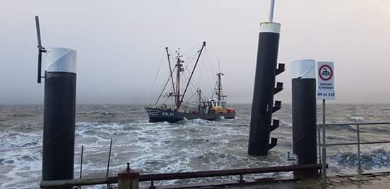garnalenkotters's tweet image. ZK 20, LAUWERSZEE 
#waddenzee 
#slechtweer
Foto via #henkkielvankielerbocht