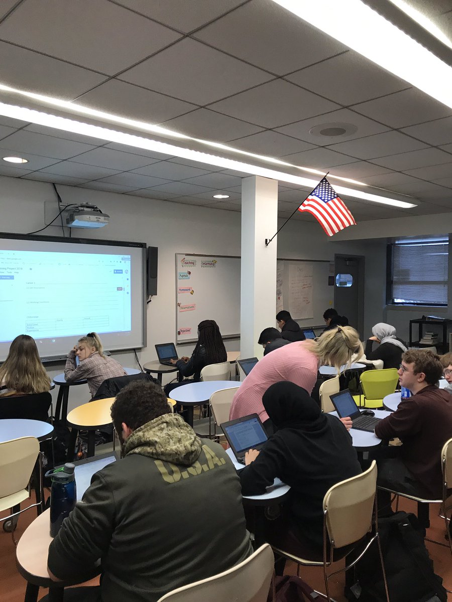 Students explore Career Cruising during their Consumer Economics class. #d230connect