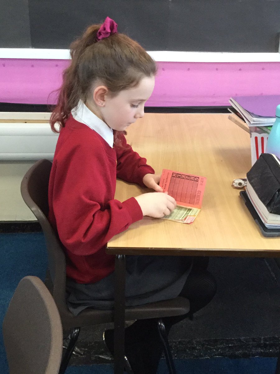 WellfieldMiddle's tweet photo. Year 6 thoroughly enjoyed looking at WW2 items which @LesleyLpg11 kindly donated! We also had some medals brought in from home, including an African Star! #WMSTopic #WMSYear6 https://t.co/5bHfKodokG