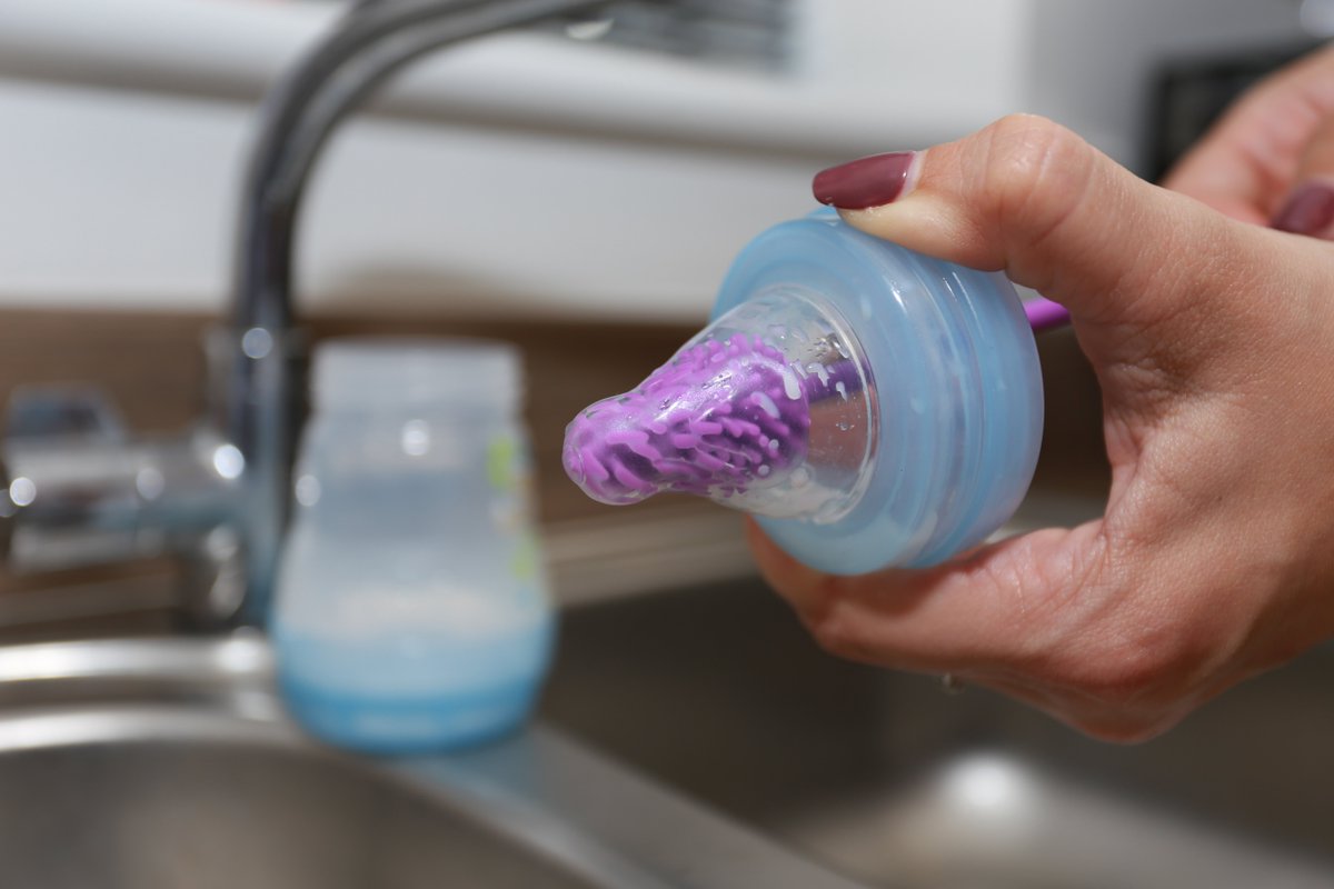Get your baby bottle cleaner now using the link below, available in a variety of colours #mytrendbaby #baby #babyshower #parenthood mytrendglobal.com/collections/my…