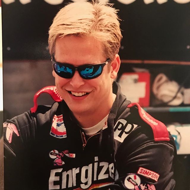 robbyirl5's tweet photo. #tbt when I got to rep the pink bunny every weekend. #keepgoingandgoing #1999 https://t.co/7xytsehk9I https://t.co/vLOhZA5hcI