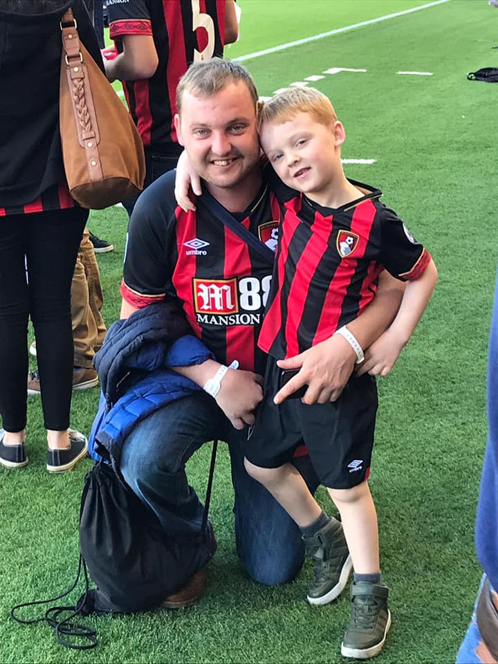 hbosbaz's tweet photo. @lysmousset9 Pls RT: Jamie Bird sadly passed away this week, he was only 31. He loved football and was a huge life long Cherries fan. It would be a very fitting tribute to him to receive a minutes applause in the 31st minute of the cherries next home game  v West Ham https://t.co/x3WmmFdJGW