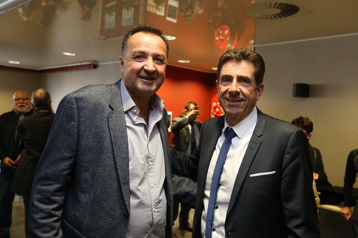 ca_ginesy's tweet image. Très heureux de partager un moment  convivial pour les vœux du #DUC aux côtés de Rémy CHANU, Président du DUC depuis 2003, @ECiotti, @w_siegel et F. TAHERI. Le DUC a su évoluer, s’adapter et se moderniser pour répondre au mieux aux attentes de ses membres et de leurs familles