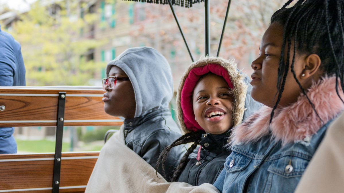 hiclubvacations's tweet photo. Scenic sleigh views + time with #family = unforgettable memories!

#IHG #travel #FoxRiverResort https://t.co/DjieERm2a4