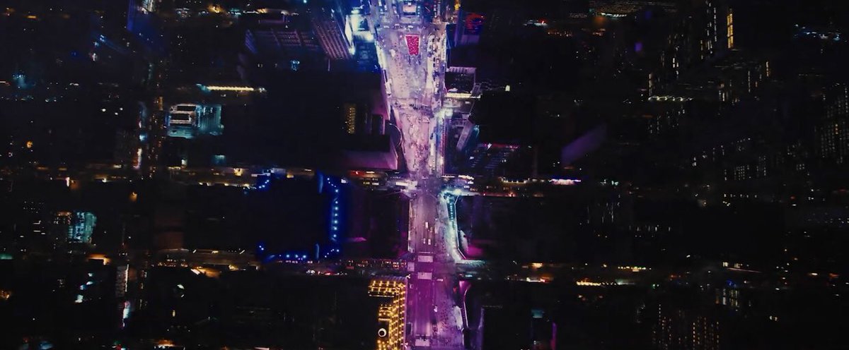 margotrobbve's tweet photo. everyone say thank you john wick https://t.co/gga93QymGc
