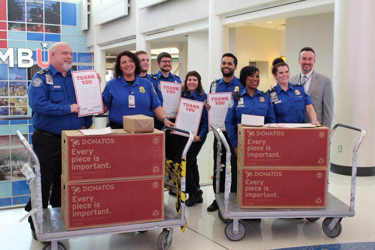 NJASAP's tweet photo. NJASAP, in partnership with @NetJets &amp; @Donatos, expressed their appreciation &amp; extended support to the @ColumbusAirport @TSA officers by purchasing pizza for these airport security agents who have been working without pay throughout the federal government #shutdown. https://t.co/4WjbYSd9Ar