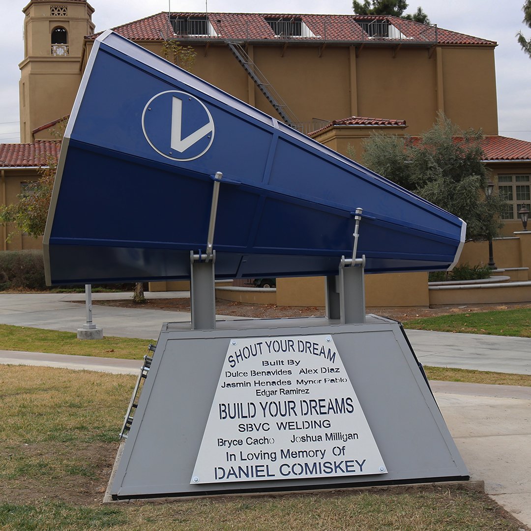 ESABGlobal's tweet photo. Do you remember last year's WeldItForward Student Contest? The semi-finalist team from San Bernardino Valley College unveiled their finished project on the school's campus last weekend.
#welditforward https://t.co/UdTwVV2j0l