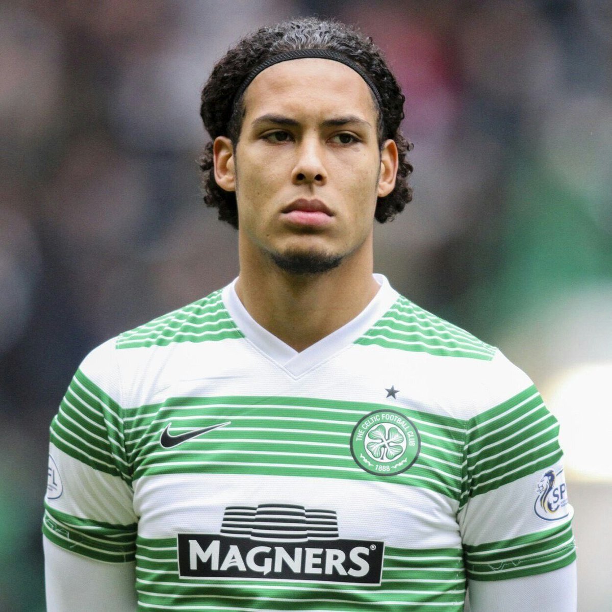 FreshFabinho's tweet photo. 10 year challenge with Van Dijk https://t.co/7gVtdiUuKQ