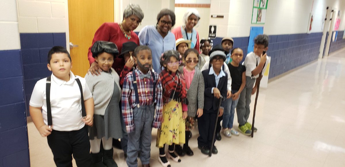 BenteenFirst's tweet image. BennteenFirst is having a ball celebrating the 100th Day of School