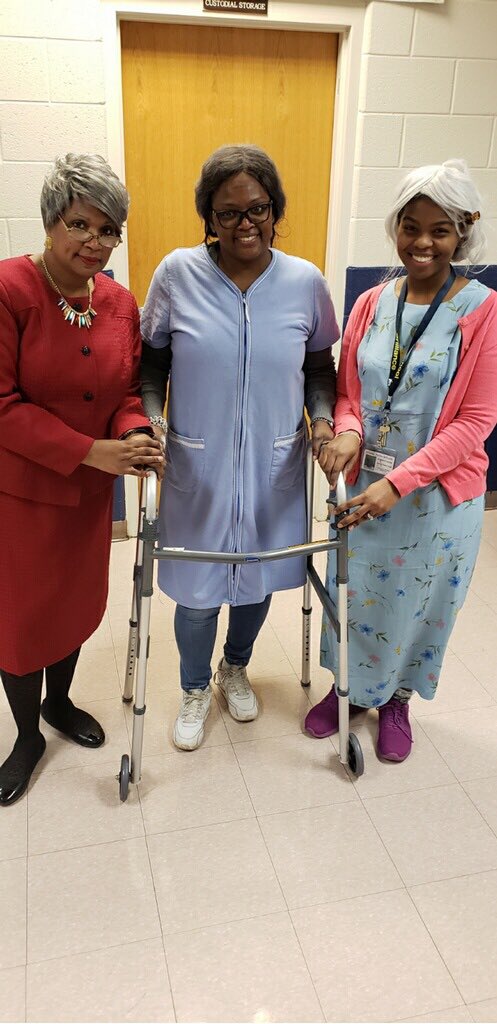 BenteenFirst's tweet image. BennteenFirst is having a ball celebrating the 100th Day of School