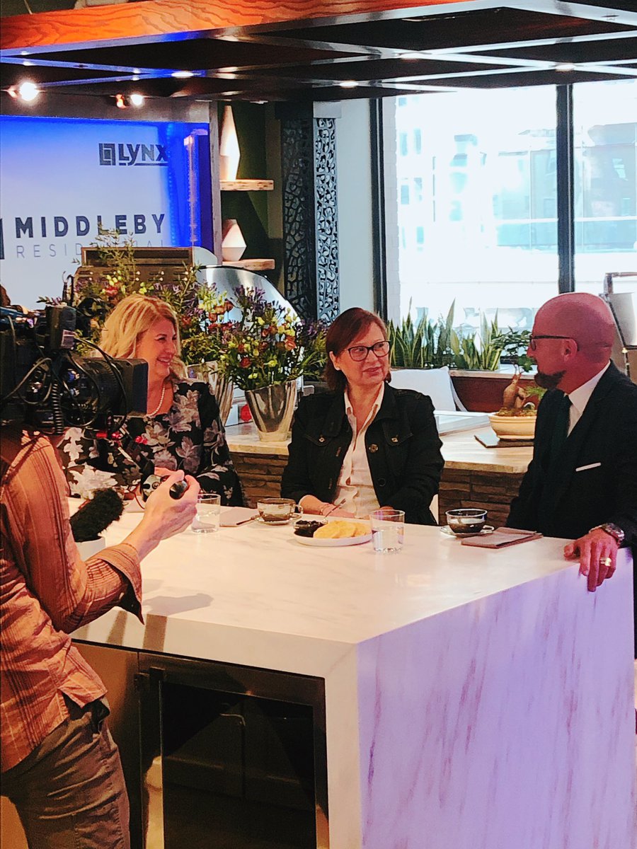 tommy_geraci_'s tweet image. More #BTS from #KitchenChat with @mcsweeney @chefjmelaurita &amp;amp; guest @CarolineManzo at the @VikingRange showroom in #NYC #LikingMyViking @kitchenchattv