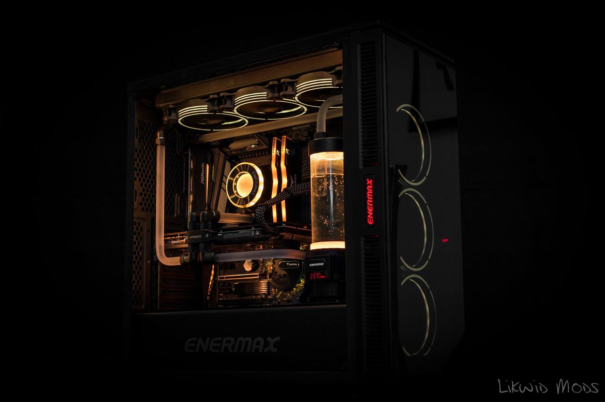 Enermax_MX's tweet photo. 📸 | ¡Por fin es viernes! 
¿Ya estas planeando tu próximo #modding?

Te compartimos #ProjectEclipse obra creada por Likwid Mods con nuestros componentes;

Gabinete - Equilence
Ventiladores - T.B R.G.B
Reserva - NeoChanger
Water Block - LiqFusion
Fuente de poder - MaxTytan https://t.co/LZDN0lsELD