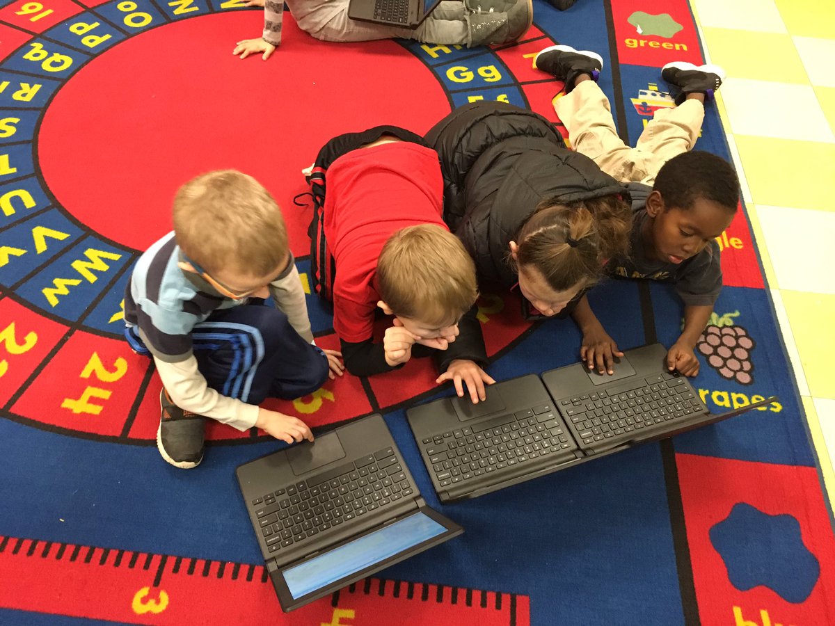 maxfieldl1's tweet image. Thanks @MrsUhls for sending your experts! I 💗 it when they teach each other! The conversations were amazing! They absolutely loved it! #JEisThePlaceToBe #CodingKinders