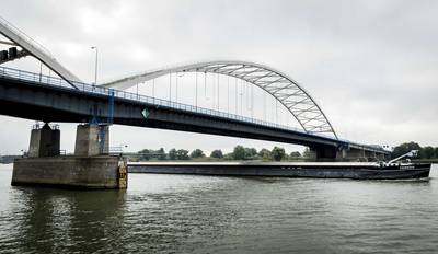 bdheusdenaltena's tweet image. Kamer wil opheldering over Merwedebrug: ‘Hoe het kan dat er volgens Rijkswaterstaat geen acuut veiligheidsrisico was’ dlvr.it/QwvBw0