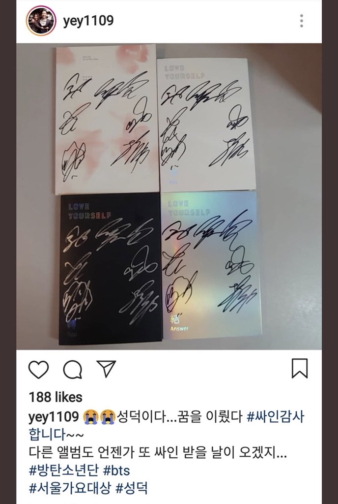 BTScene_BR's tweet photo. [✨]• O estilista também fez o upload e disse:
É um sucesso! Meus sonhos se tornaram realidade. #Thankyouforthesign ... Haverá talvez outro dia em que eu possa pegar suas assinaturas para outro álbum .. #bangtansonyeondan #bts #SMA #success https://t.co/rsOcxyv5rn
