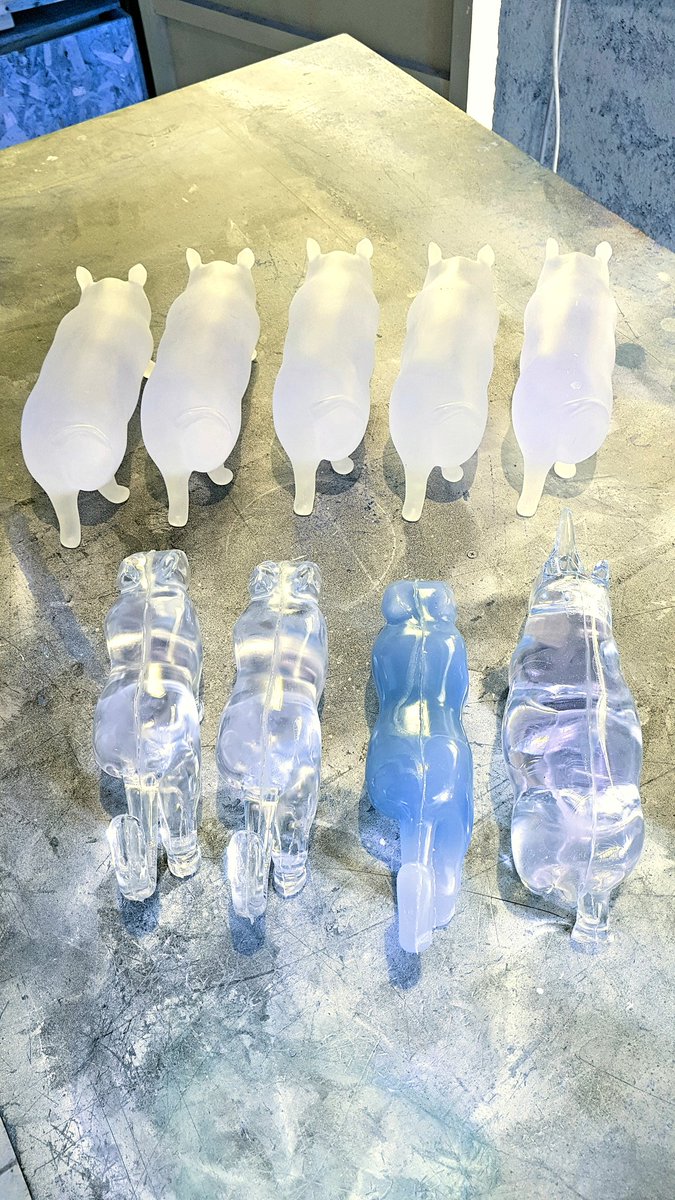 CyrilMaccioni's tweet photo. Début d'année très chargé à l'atelier, les travaux en cours s'accumulent, vais je y arriver ? 🤔😅

#artstudio_post #workinghard #workinprogress #sculpture #shareart #museumaddict #artworker #resinartwork #photographystudio https://t.co/fLVC7S9Fqy
